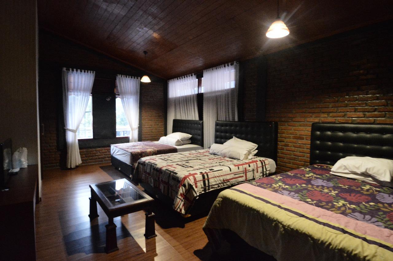 Villa Buleud Garut Buitenkant foto